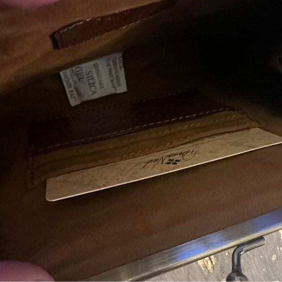 NWT Patricia Nash Kisslock Leather Clutch Wristlet Snap Closure - Picture 4 of 6